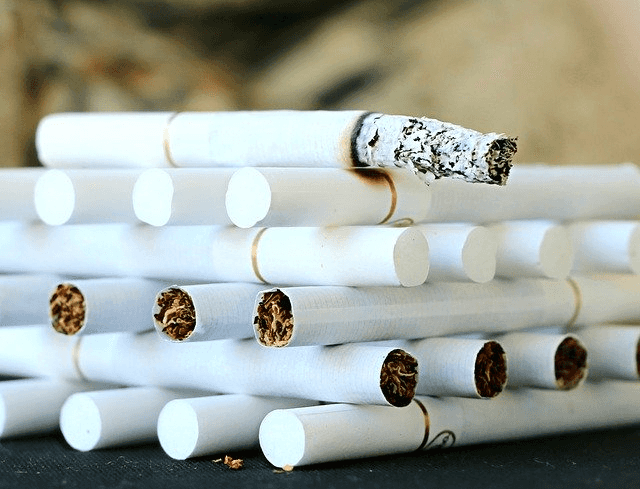 Otravuje vás v bytě kouř od sousedových cigaret?