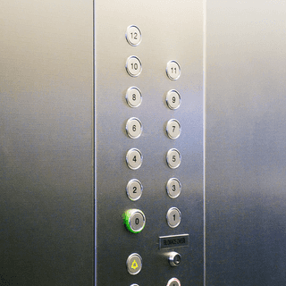 Čeká vás rekonstrukce výtahu? Tyto věci musíte promyslet!