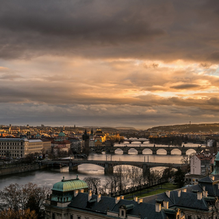 Zvětšující se Praha. Příměstské oblasti nestačí, zájemci hledají ve středních Čechách