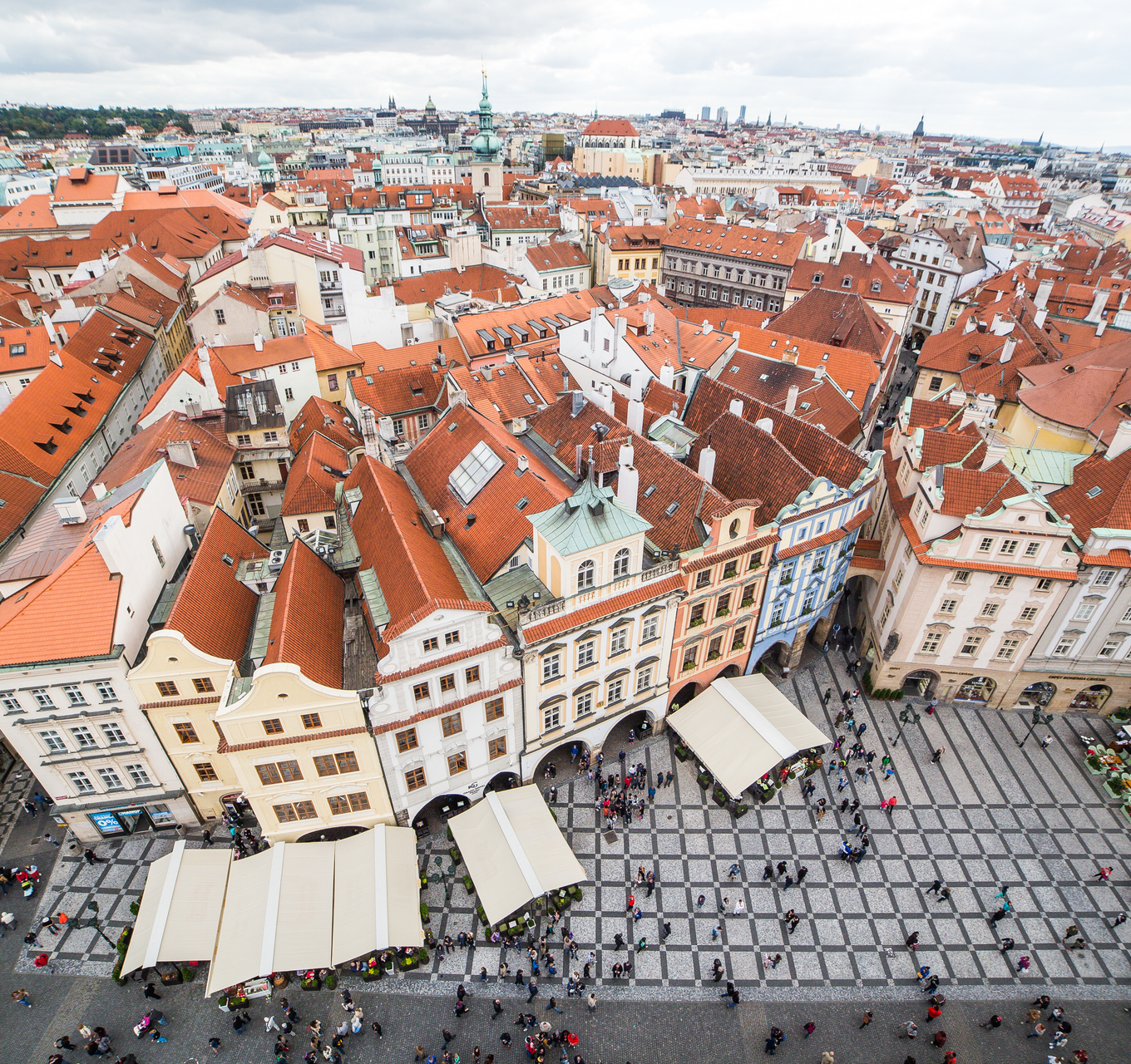 Co se sousedy, kteří neplatí zálohy na služby a příspěvky na výdaje spojené se správou společných částí domu?