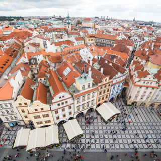 Co se sousedy, kteří neplatí zálohy na služby a příspěvky na výdaje spojené se správou společných částí domu?