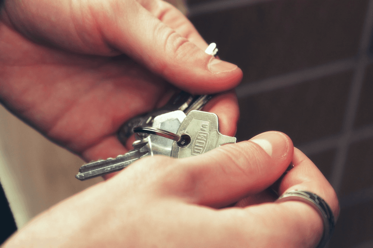 Bydlení v nájmu a právo vlastníka ke vstupu do bytu