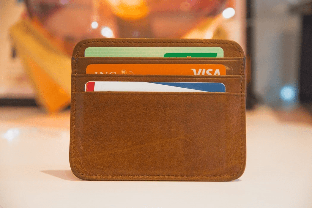 Kreditní a debetní karta: Jaký je mezi nimi rozdíl?